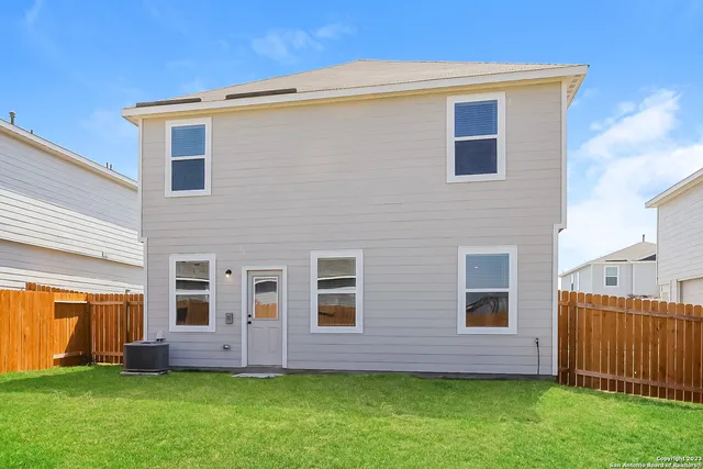 $1,695 | 4114 Trail De Paris, New Braunfels, TX 78132