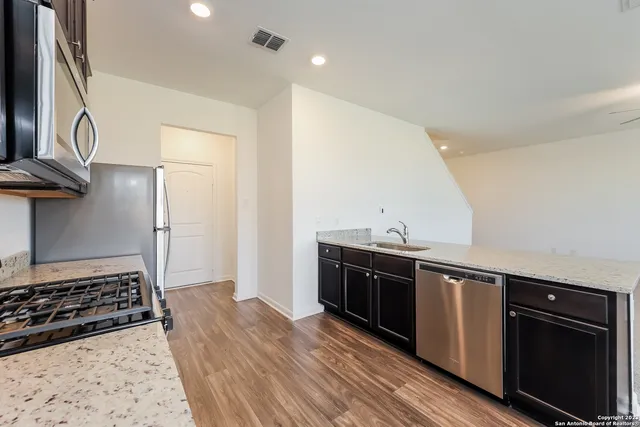 $1,695 | 4114 Trail De Paris, New Braunfels, TX 78132