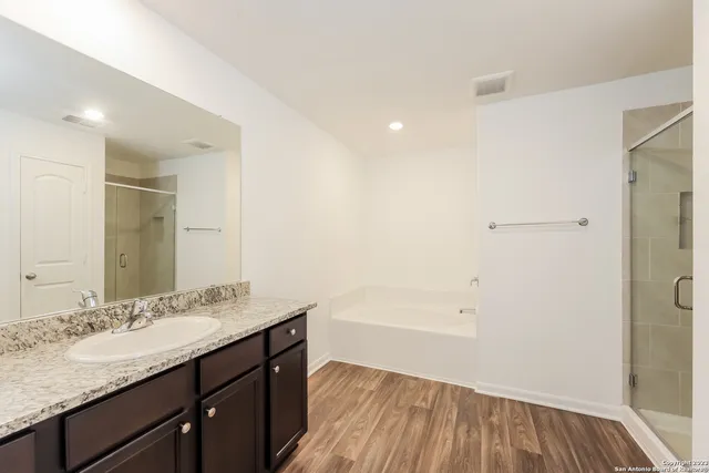 $1,695 | 4114 Trail De Paris, New Braunfels, TX 78132