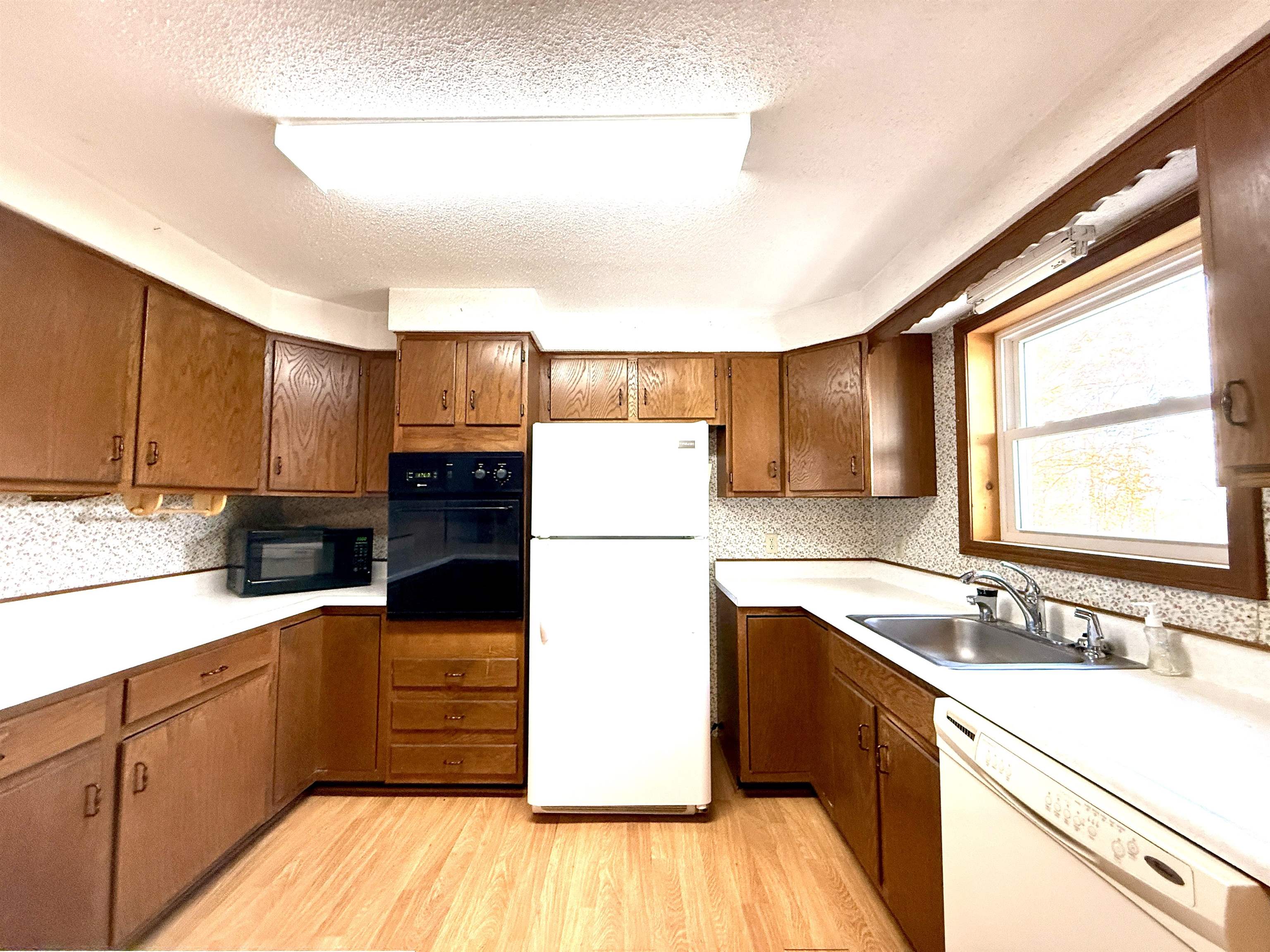 147 Highway 3 Stratford, NH 03590 - Photo 12 of 29