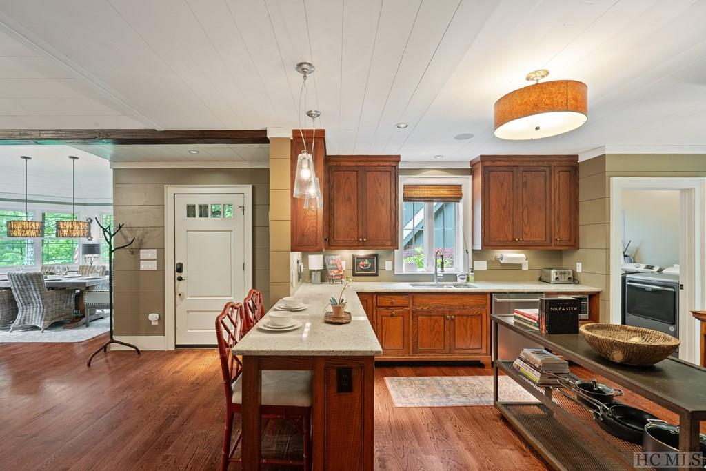 662 Wyanoak Road Highlands, NC 28741 - Photo 7 of 27 Gallery Image 7