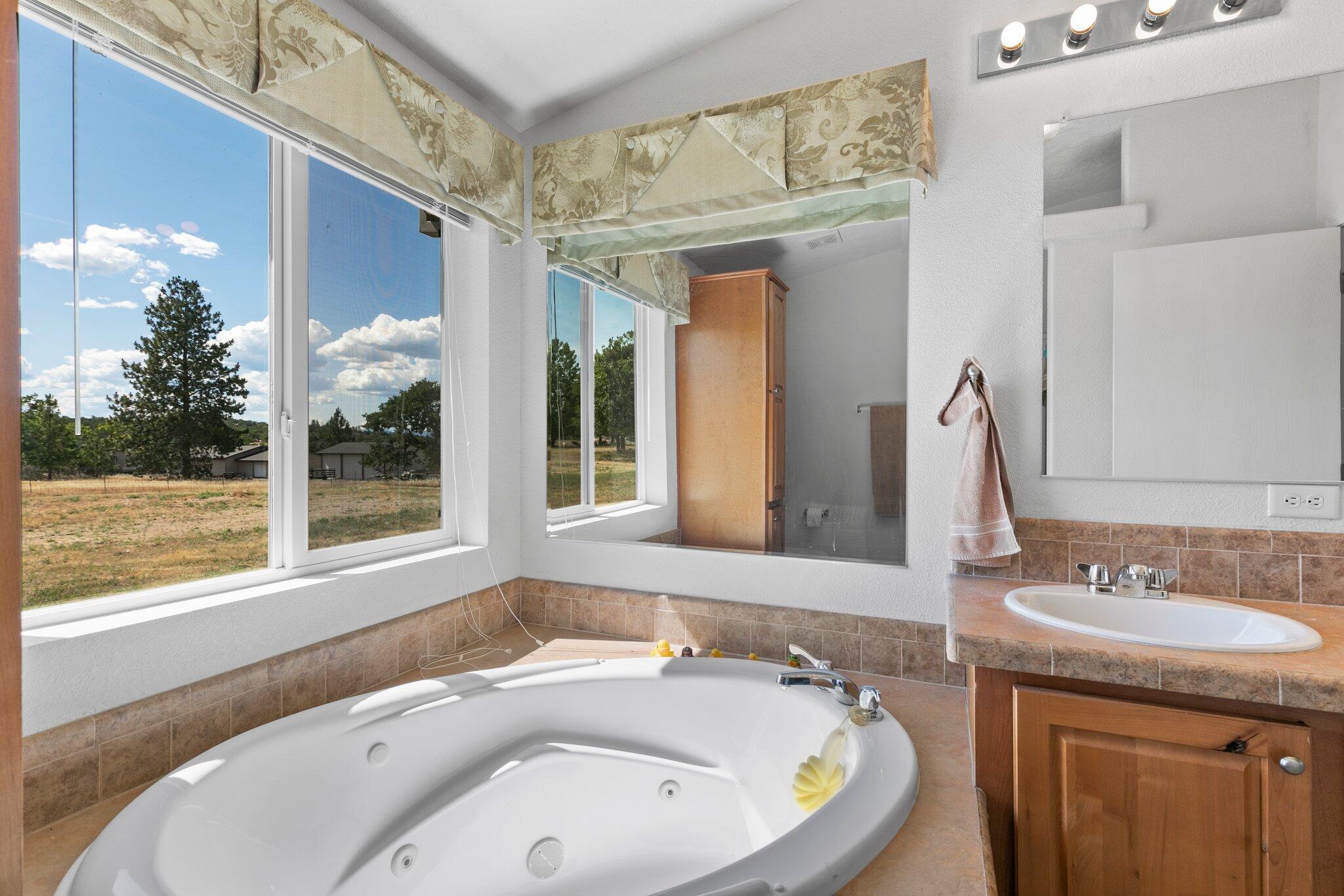 217 Ayres Road Eagle Point, OR 97524 - Photo 16 of 30 29-web-or-mls-WCIM0104