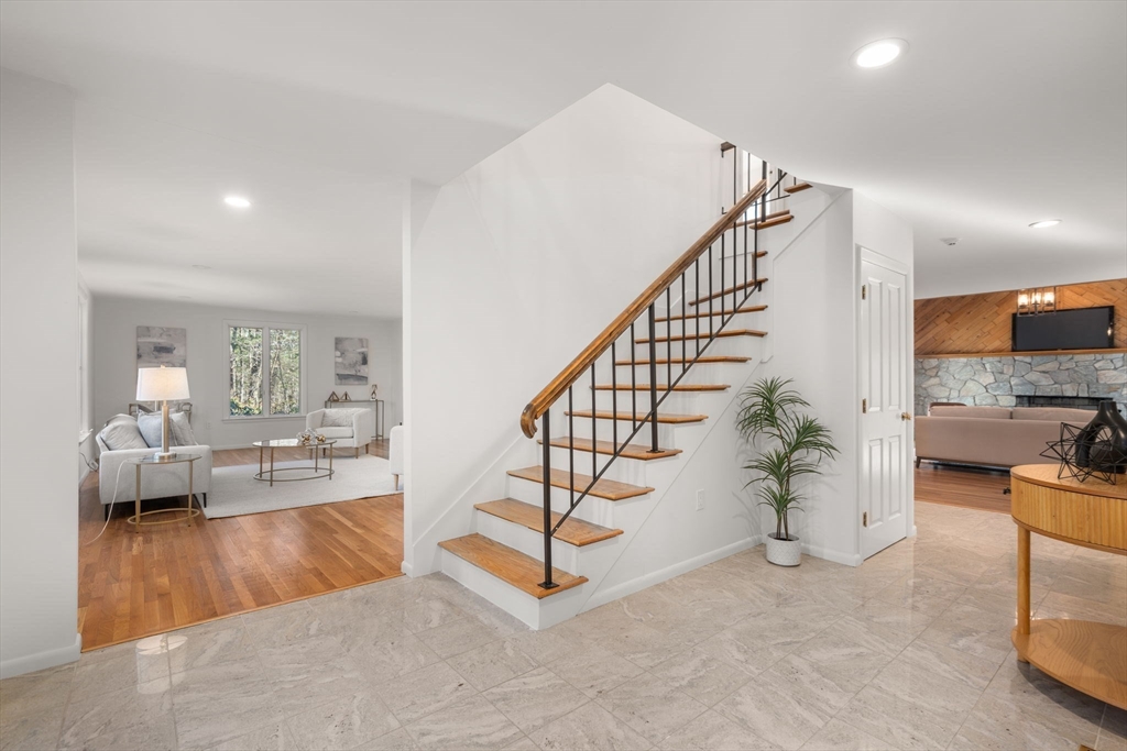 183 Kings Grant Road Weston, MA 02493 - Photo 14 of 35