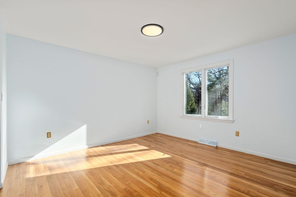 183 Kings Grant Road Weston, MA 02493 - Photo 20 of 35