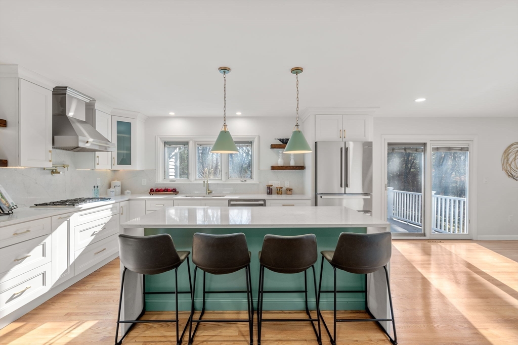 183 Kings Grant Road Weston, MA 02493 - Photo 5 of 35