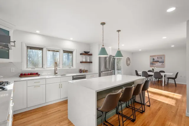 $2,650,000 | 183 Kings Grant Road, Weston, MA 02493