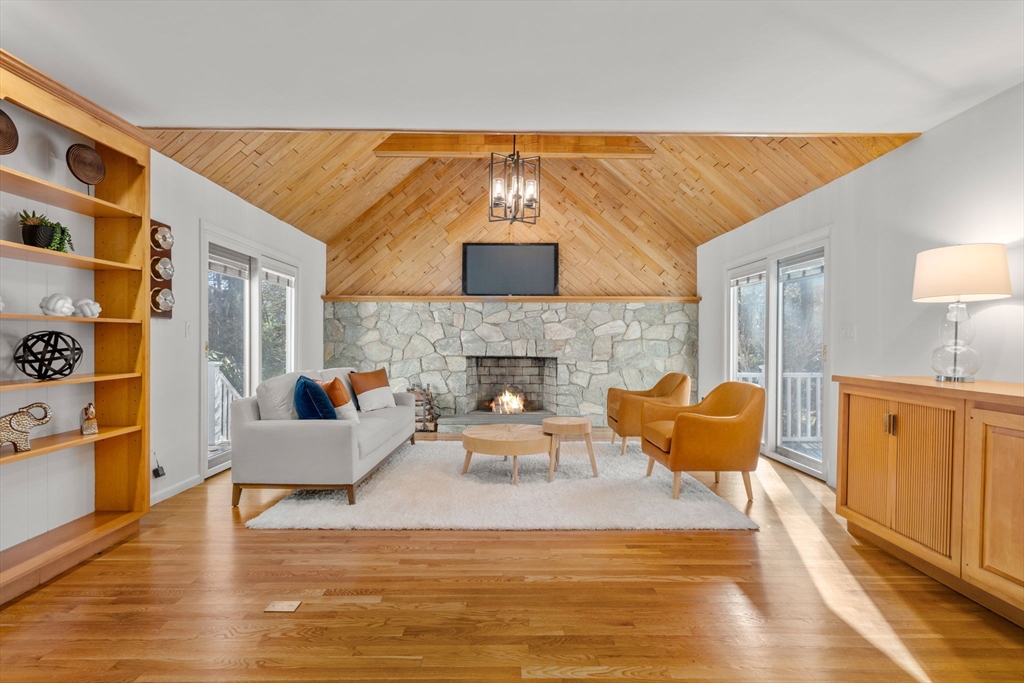 183 Kings Grant Road Weston, MA 02493 - Photo 10 of 35