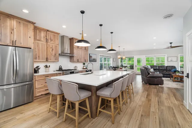 $798,000 | 121 Kayak View, Duluth, MN 55808