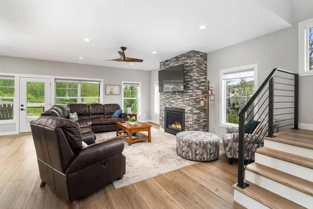 $798,000 | 121 Kayak View, Duluth, MN 55808