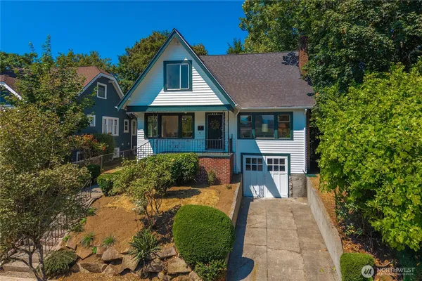 $1,050,000 | 319 29th Avenue, Seattle, WA 98122