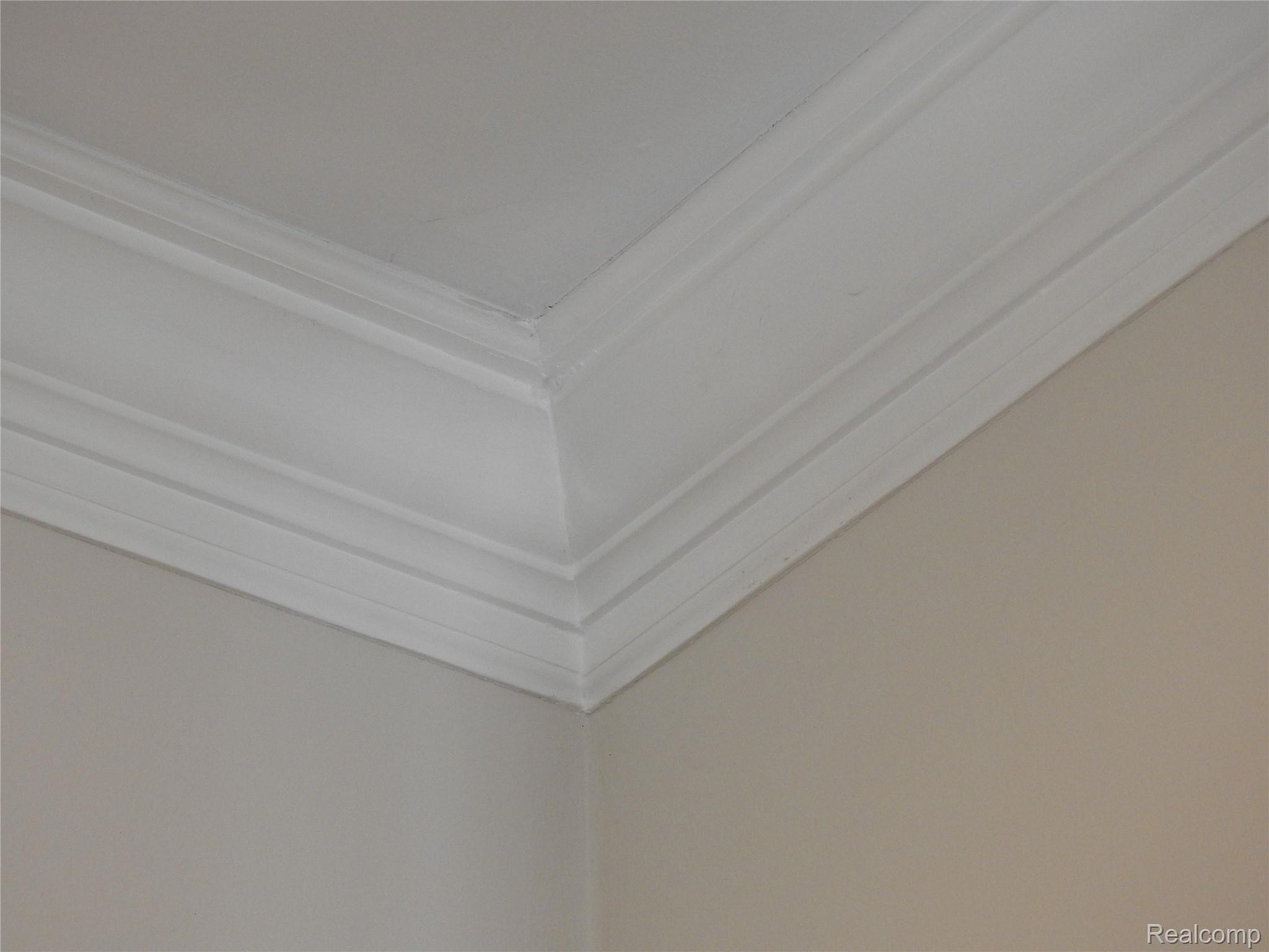 1297 Lamplighter Lane Rochester, MI 48306 - Photo 32 of 32 Crown molding