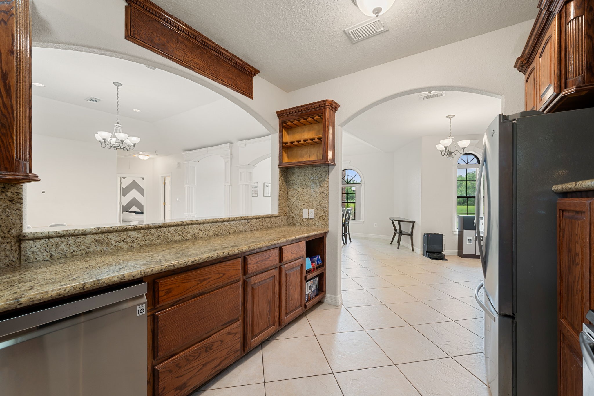 208 Tracy Street Angleton, TX 77515 - Photo 13 of 48