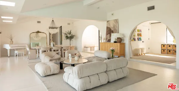 $3,995,000 | 3380 Scadlock Lane, Sherman Oaks, CA 91403