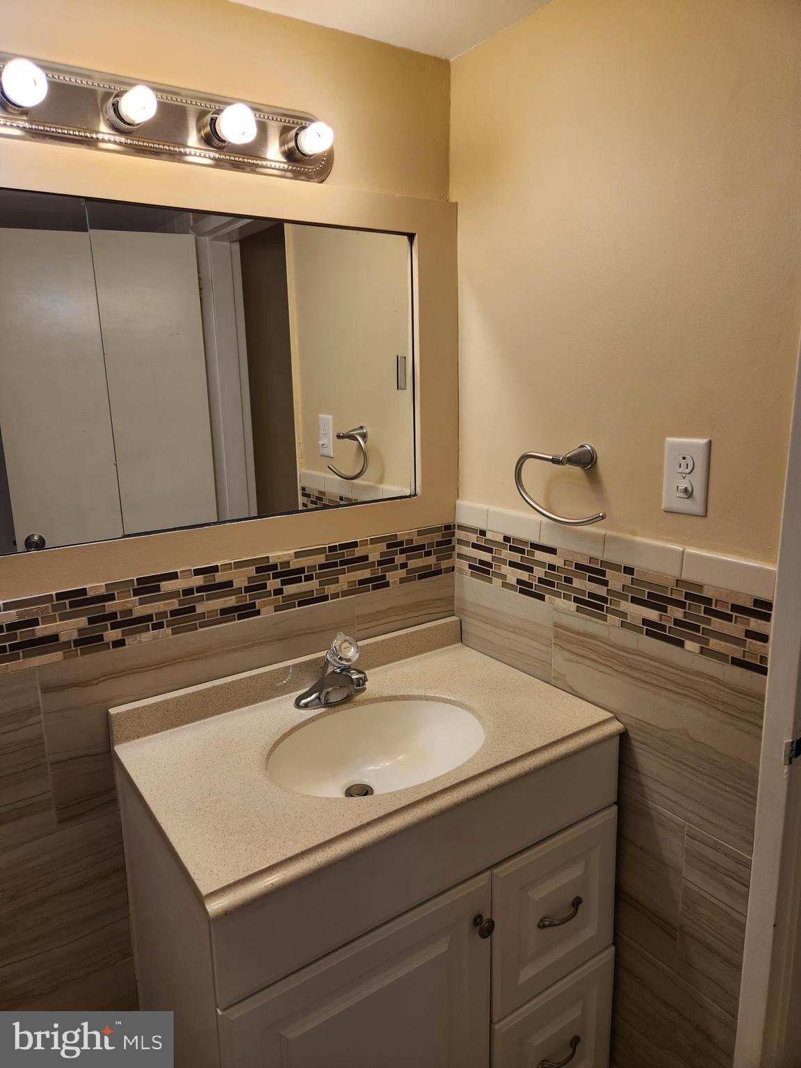 3900 West Ford Road, Unit 11Q Philadelphia, PA 19131 - Photo 8 of 17