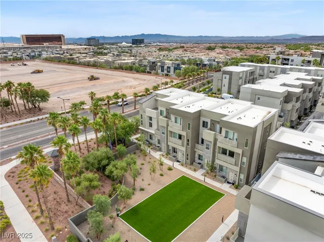 $2,695 | 11480 Roaring Peak Drive, Las Vegas, NV 89135