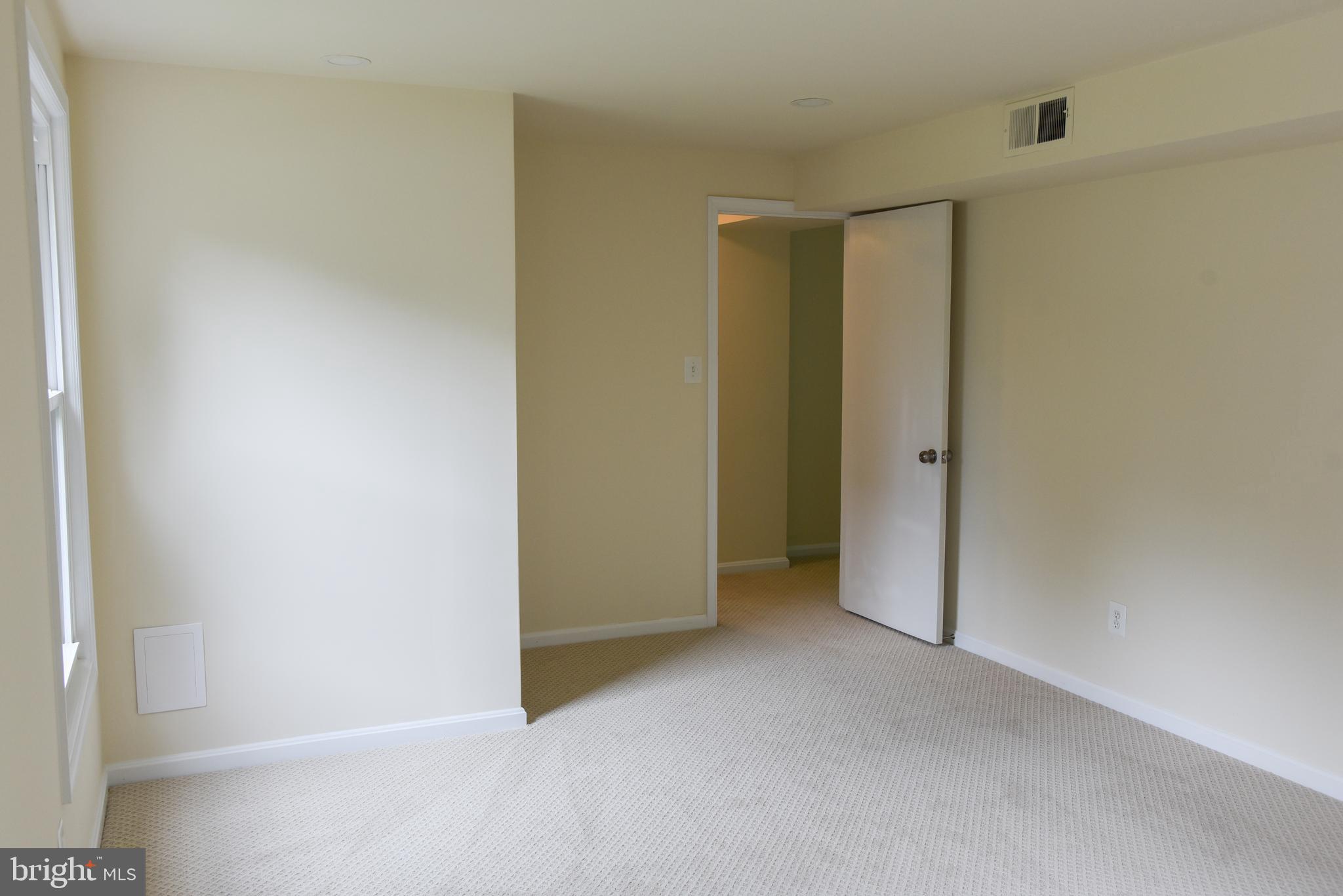 8404 Jeb Stuart Road Potomac, MD 20854 - Photo 17 of 28 First Floor Room/Office
