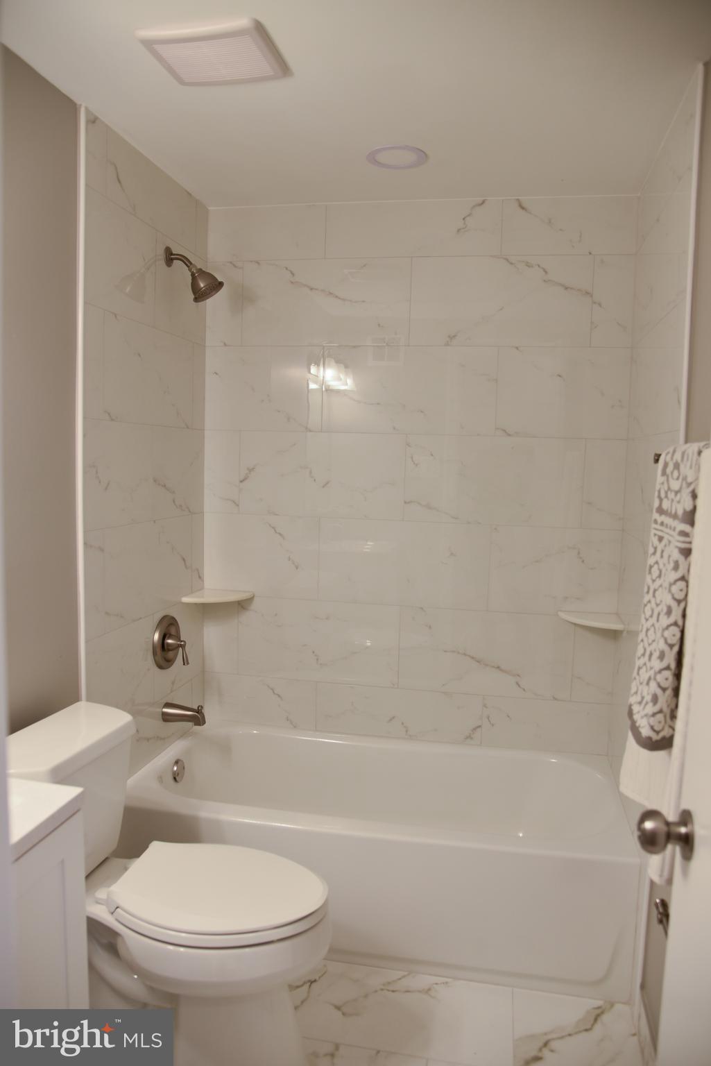8404 Jeb Stuart Road Potomac, MD 20854 - Photo 26 of 28 2nd Floor bathroom
