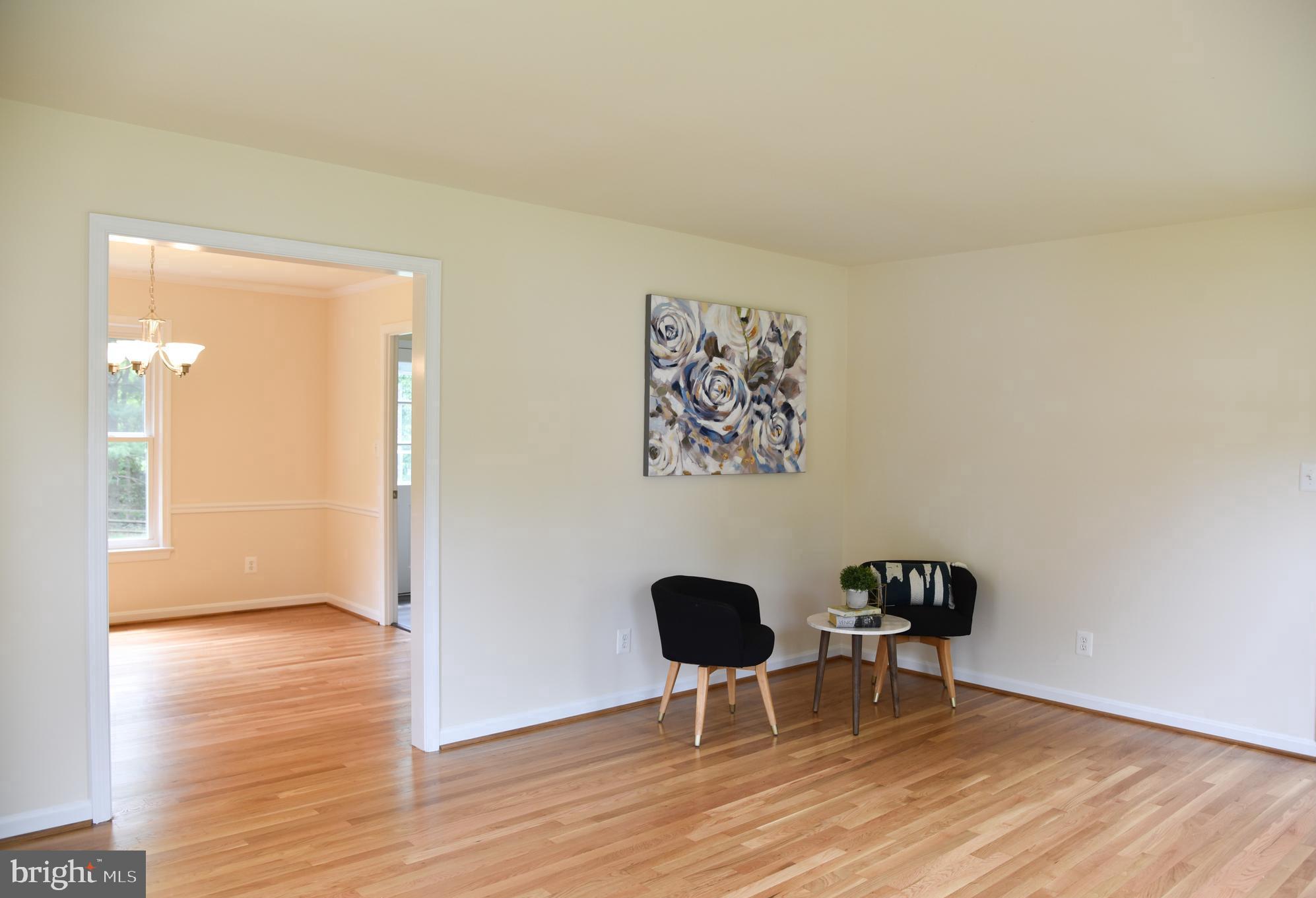 8404 Jeb Stuart Road Potomac, MD 20854 - Photo 8 of 28 Living Room