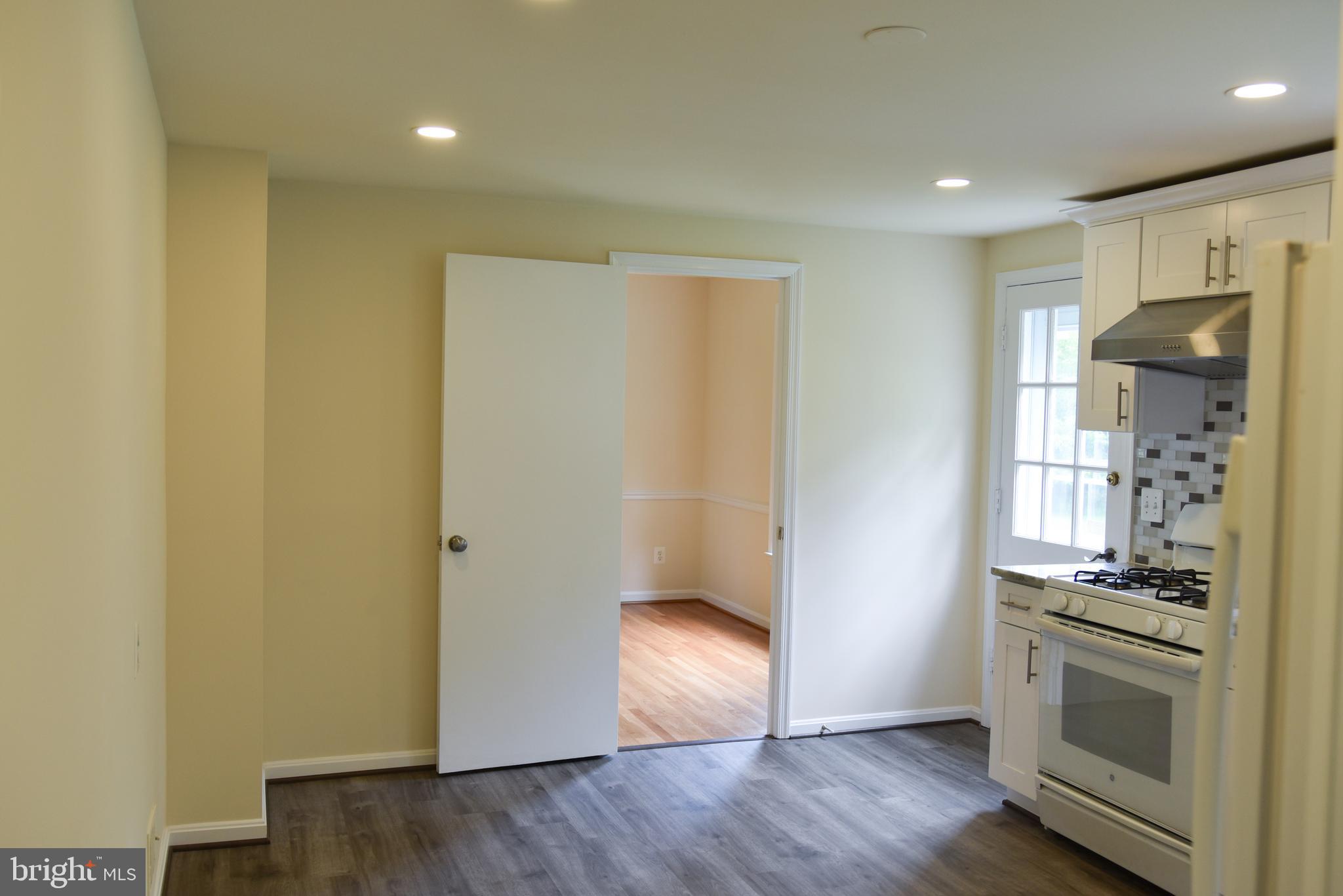 8404 Jeb Stuart Road Potomac, MD 20854 - Photo 10 of 28 Kitchen