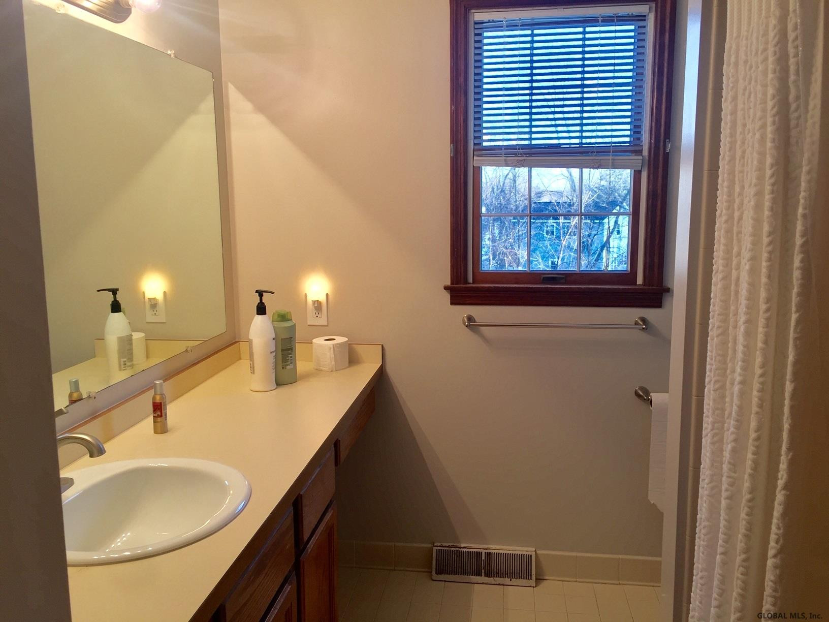 114 Osborne Road Colonie, NY 12205 - Photo 15 of 20 Photo 15
