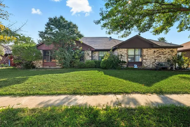 $2,100 | 236 Nixon Street, Coppell, TX 75019
