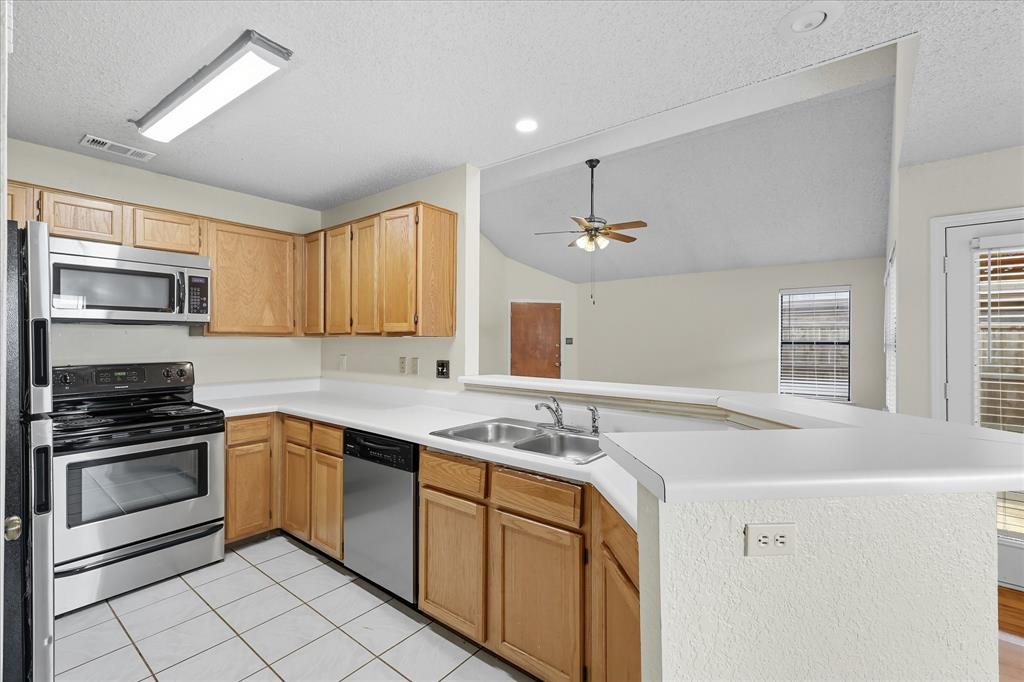 236 Nixon Street Coppell, TX 75019 - Photo 7 of 18