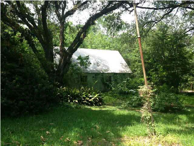 3002 Stefani Road Gonzalez, FL 32533 - Photo 5 of 5 Garage with Loft