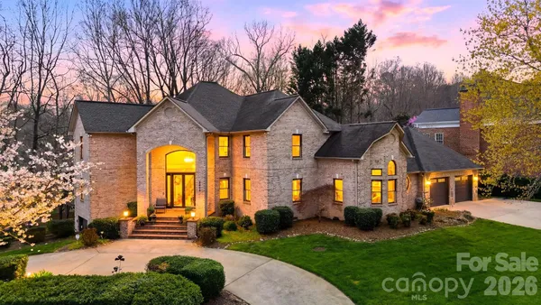 $849,000 | 4624 9th Street Northeast, Hickory, NC 28601