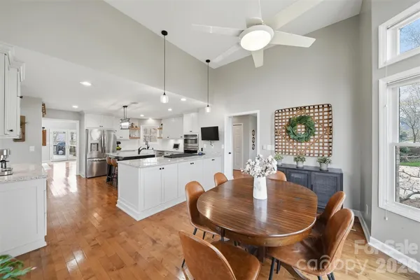 $849,000 | 4624 9th Street Northeast, Hickory, NC 28601