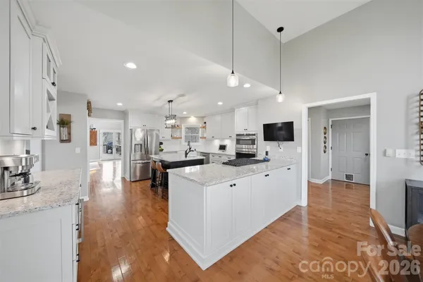 $849,000 | 4624 9th Street Northeast, Hickory, NC 28601