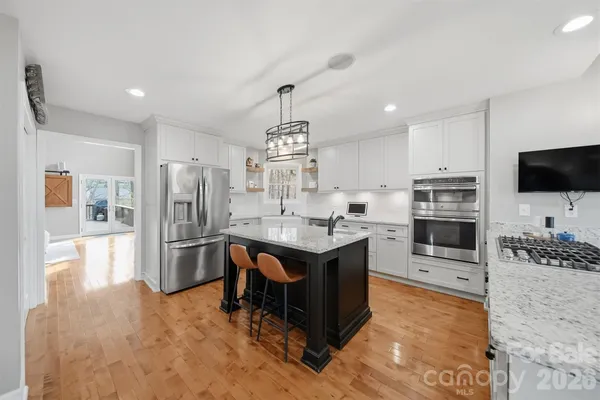 $849,000 | 4624 9th Street Northeast, Hickory, NC 28601