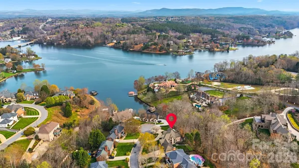 $849,000 | 4624 9th Street Northeast, Hickory, NC 28601