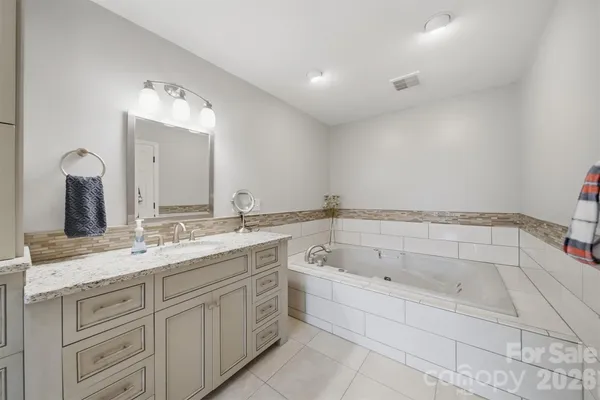 $849,000 | 4624 9th Street Northeast, Hickory, NC 28601