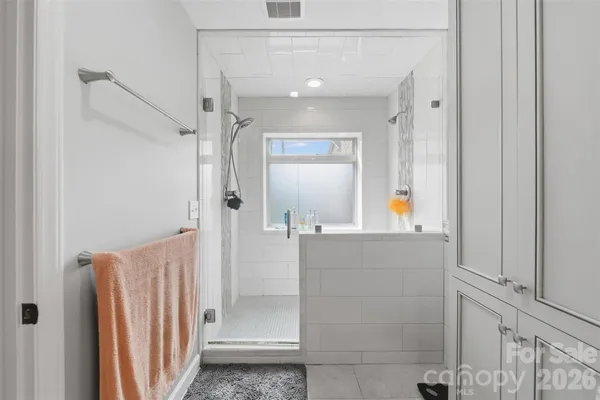 $849,000 | 4624 9th Street Northeast, Hickory, NC 28601