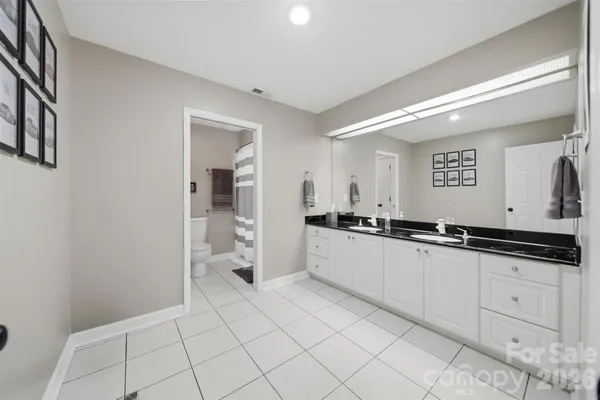 $849,000 | 4624 9th Street Northeast, Hickory, NC 28601