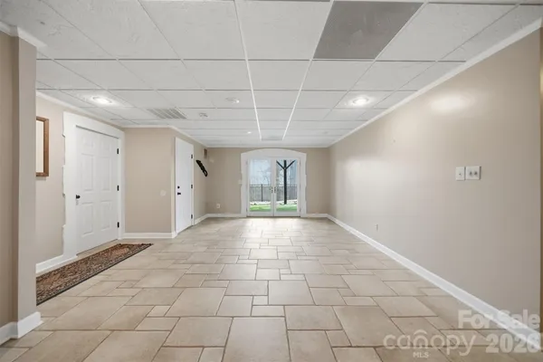 $849,000 | 4624 9th Street Northeast, Hickory, NC 28601