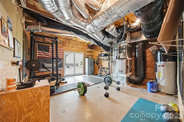 $849,000 | 4624 9th Street Northeast, Hickory, NC 28601