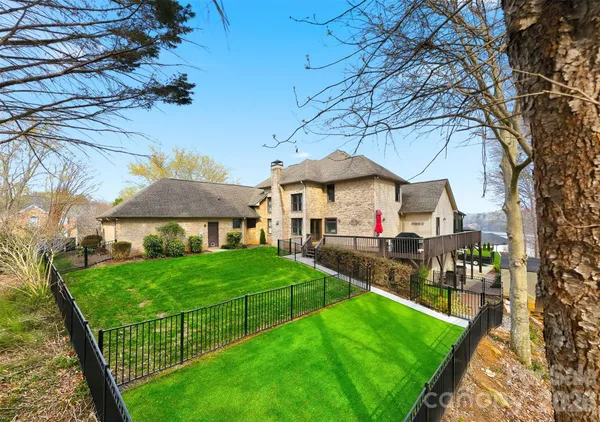 $849,000 | 4624 9th Street Northeast, Hickory, NC 28601