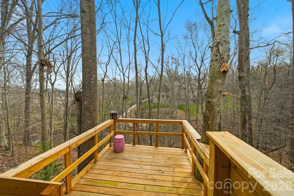 $849,000 | 4624 9th Street Northeast, Hickory, NC 28601