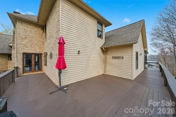 $849,000 | 4624 9th Street Northeast, Hickory, NC 28601