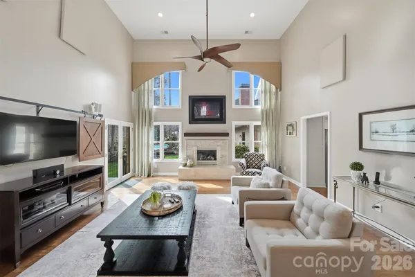 $849,000 | 4624 9th Street Northeast, Hickory, NC 28601