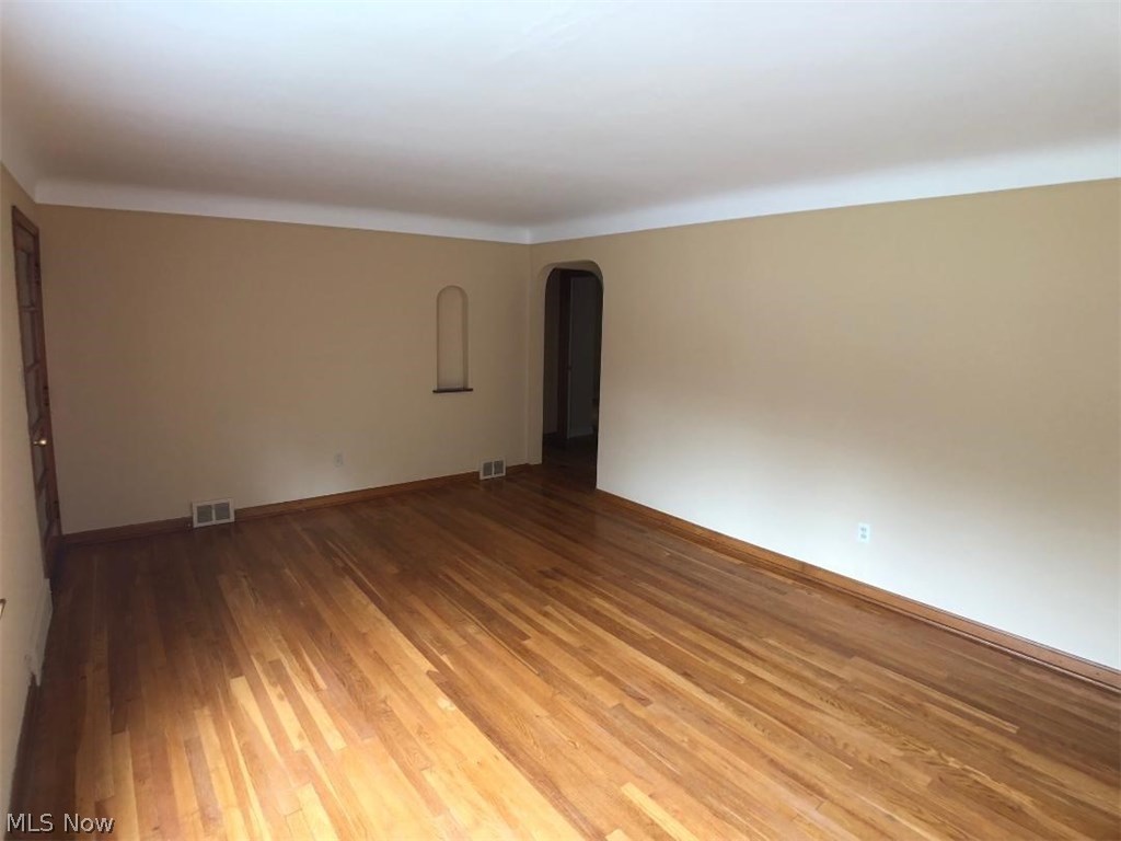 1603 Sheffield Road Cleveland, OH 44121 - Photo 13 of 34