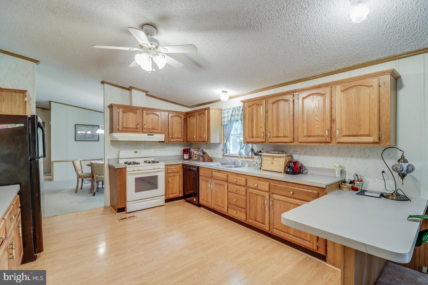 24782 Pinetown Road Denton, MD 21629 - Photo 9 of 35 Large Kitchen!