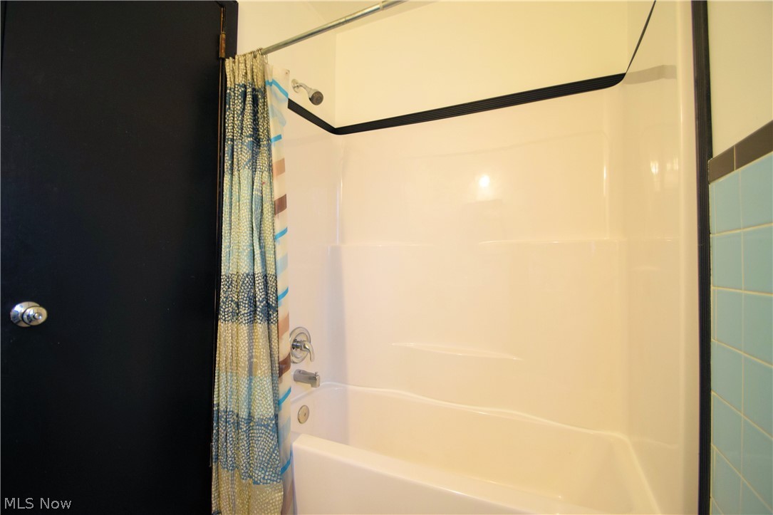 11205 Stoneham Road Cleveland, OH 44130 - Photo 16 of 28 Gallery Image 16