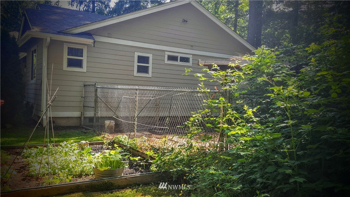 7877 Chateau Road Maple Falls, WA 98266 - Photo 11 of 17 Gallery Image 11