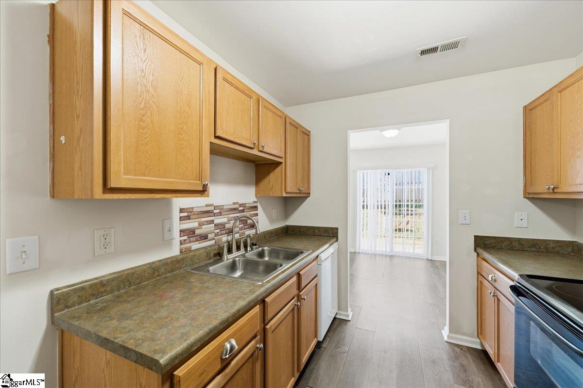 715 Bellview Way Seneca, SC 29678 - Photo 18 of 35