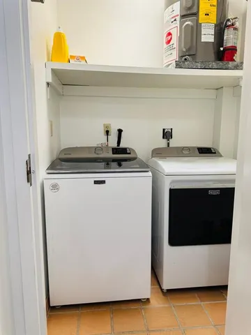 $1,900 | 229 Commercial Boulevard, Unit 2, Lauderdale-by-the-Sea, FL 33308