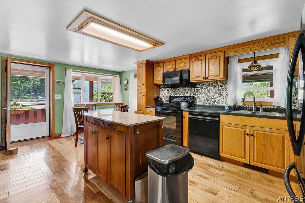4015 Mapleton Road Wheatfield, NY 14120 - Photo 3 of 49