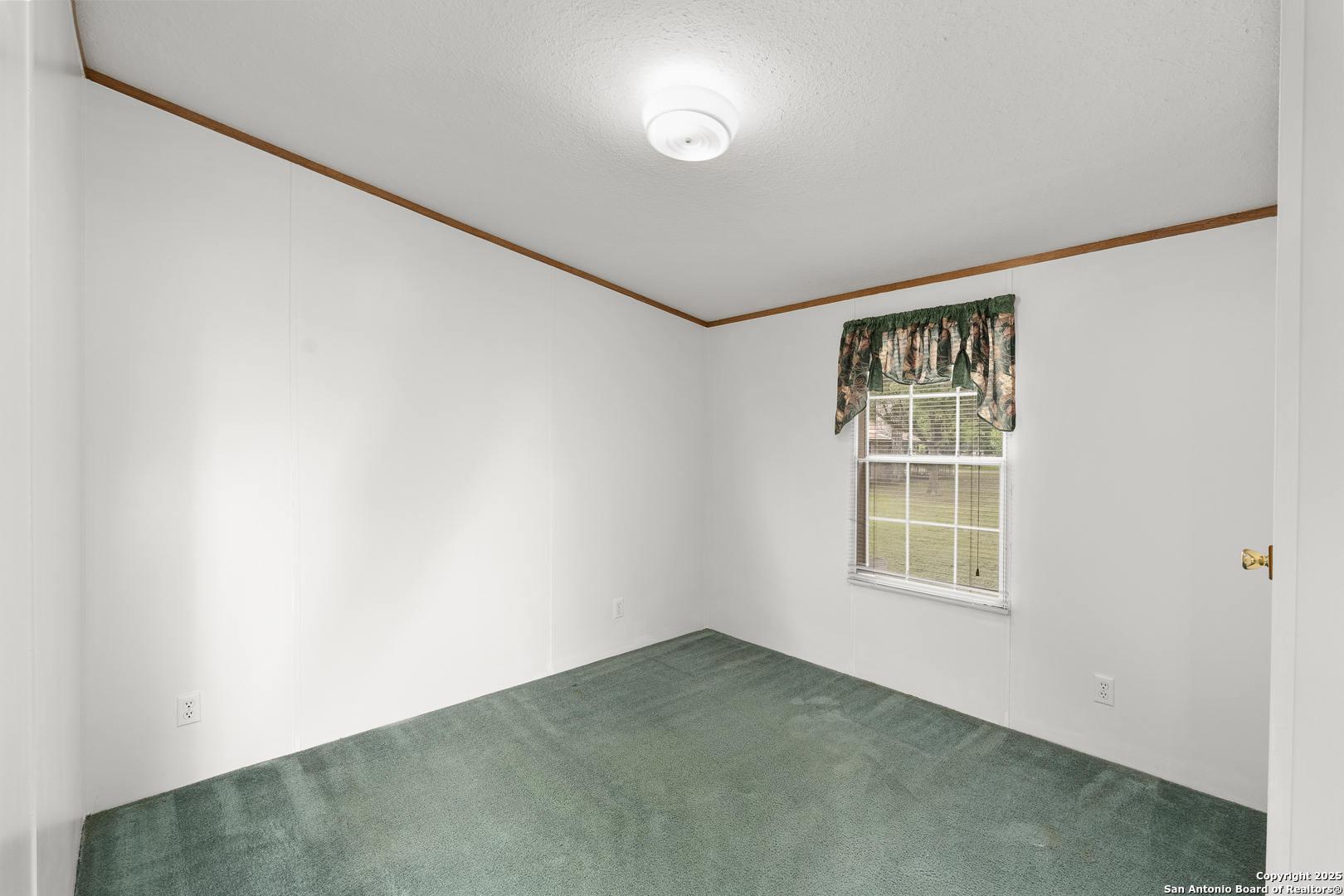 100 Haeckerville Road Cibolo, TX 78108 - Photo 23 of 31 an empty room with a window