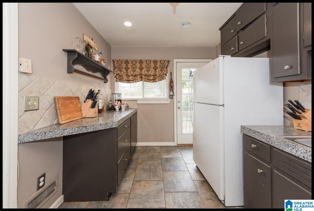 1032 Saulter Road Birmingham, AL 35209 - Photo 12 of 27